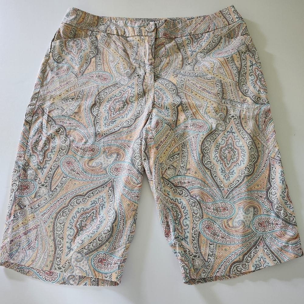 Tribal Paisley Pastel Print Preppy Bermuda Shorts Size 10 - Picture 1 of 9